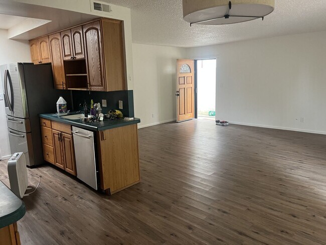 Foto del edificio - 2 Bedroom/ 2 Bath Condo with Community Pool