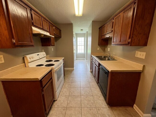 Foto del edificio - Renovated 3 Bedroom 3 Bath Townhome for Rent!
