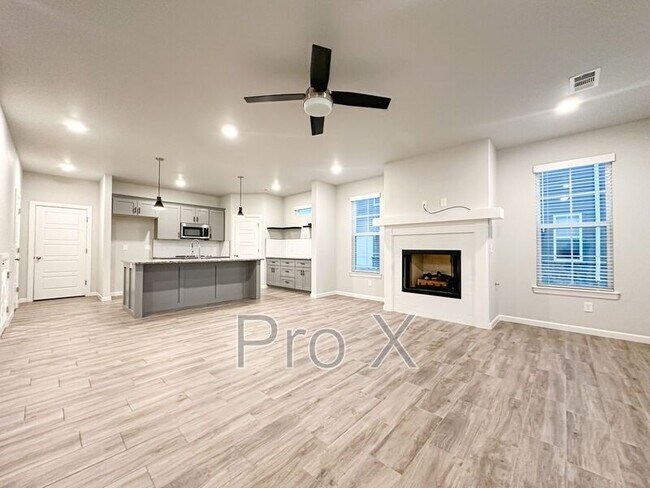 Building Photo - 1733 W Whitney Ln