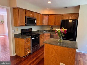 Building Photo - 6064 Clay Spur Ct