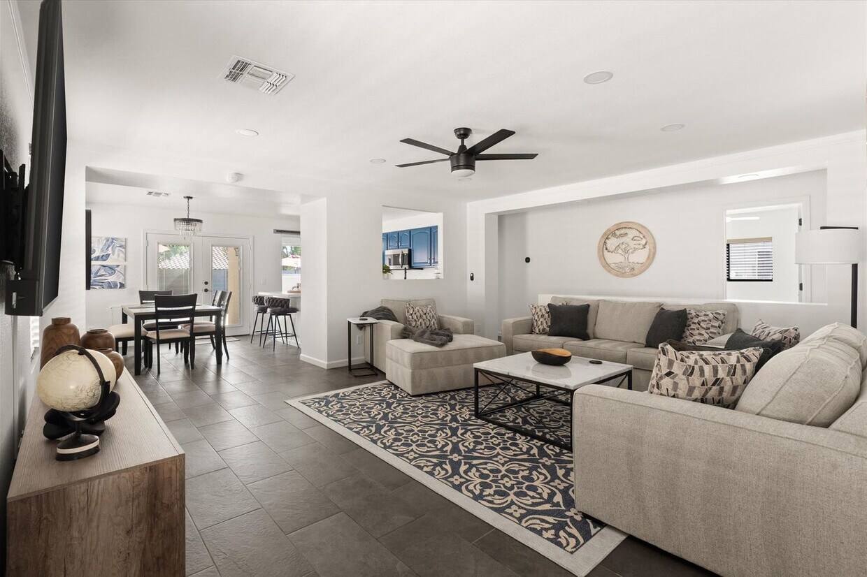 Foto principal - 11359 E Elena Ave