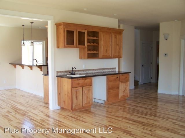 Foto del edificio - 3451 NE Sandalwood Dr