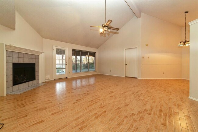Building Photo - 2923 Bentley Ct