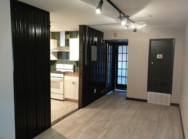 Foto del edificio - 12001 Tarragon Rd