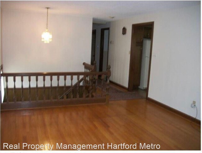 Building Photo - 3 br, 2.5 bath House - 26 Greenhouse Blvd
