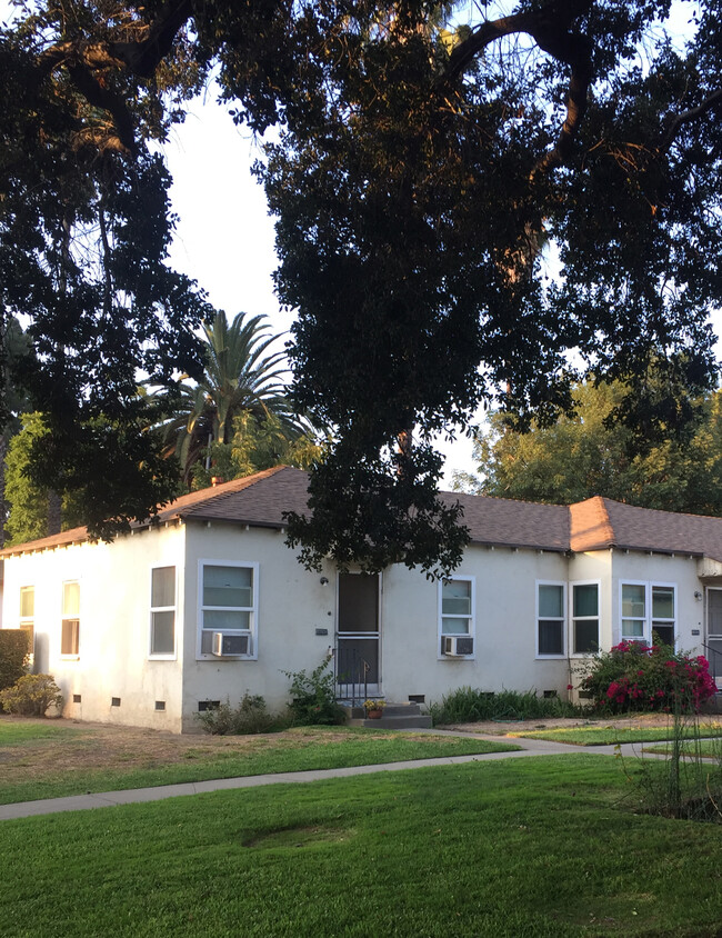 Building Photo - 310 S Chapel Ave