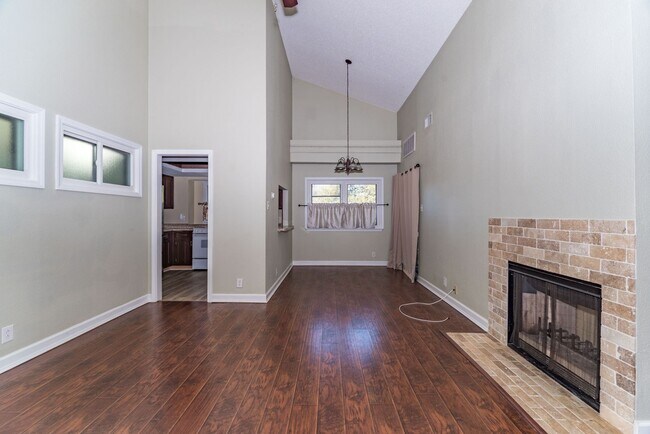 Foto del edificio - 14122 Churchill Estates Blvd