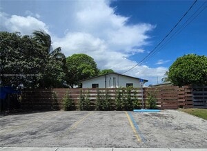 Building Photo - 4151 SW 19th St
