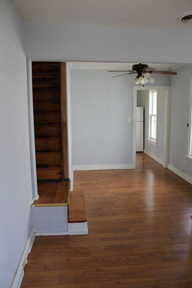 Building Photo - 109 Lumber St