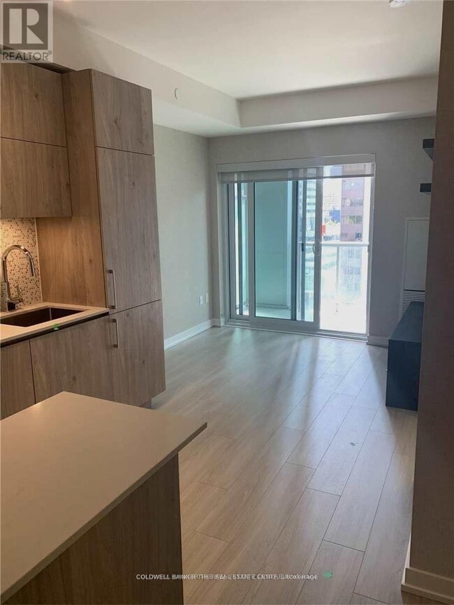 Building Photo - 1 Yorkville Ave