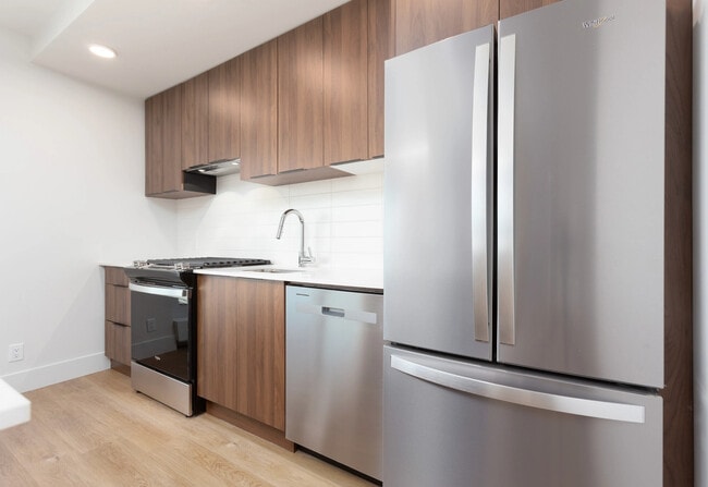 2BT2A-SE - Kitchen - UXBorough Living