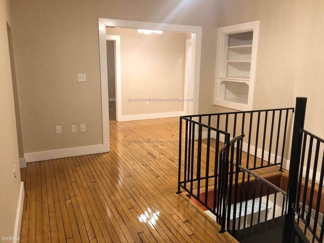 Foto principal - 4 Farrington Ave