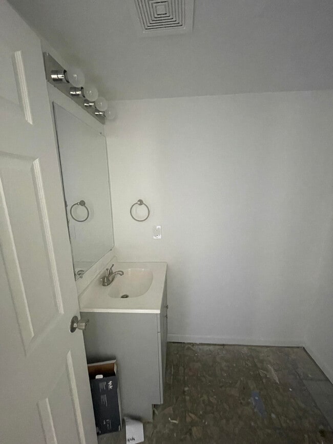 Foto del edificio - 436 S Washington St