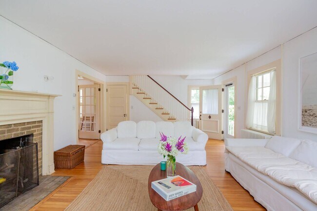 Foto del edificio - 7 Cooper Ln