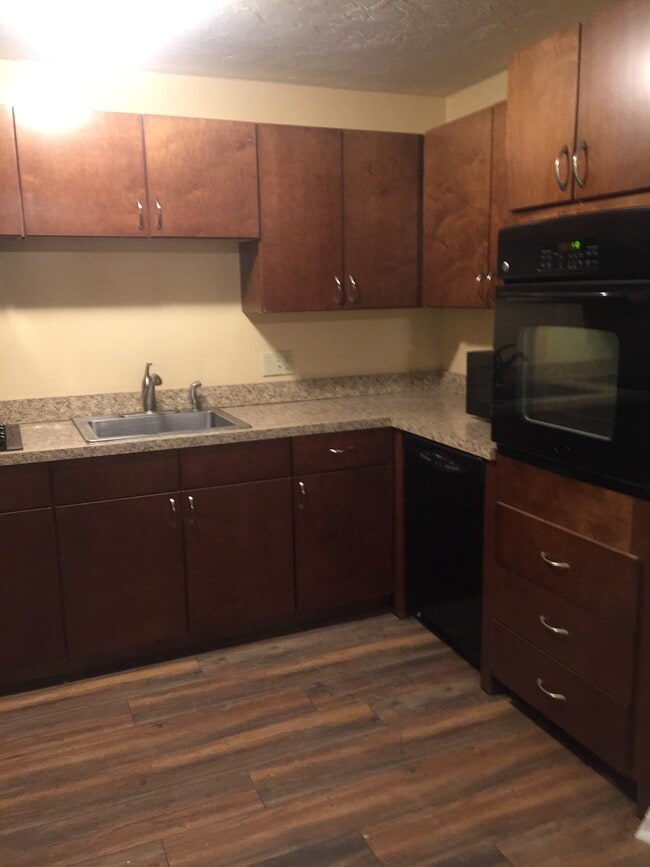 Building Photo - 5202 Halcyon Dr