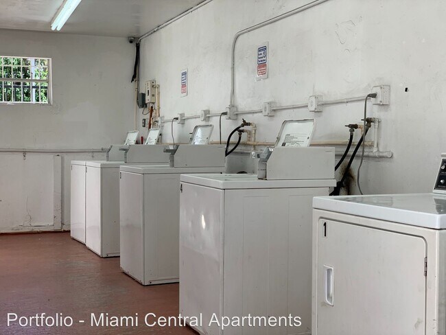 Building Photo - 560 NW 7th St