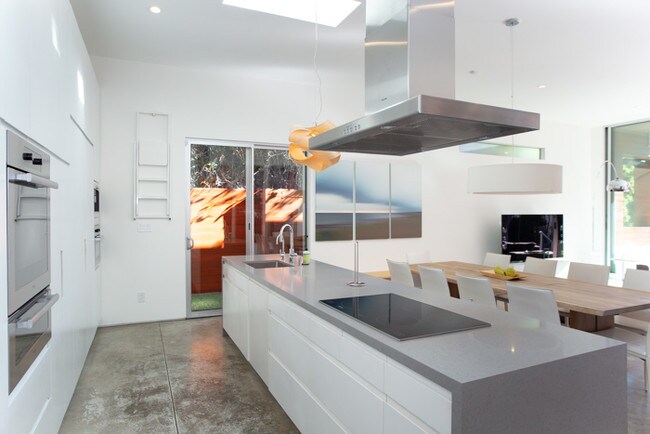 Foto del edificio - 8570 Rugby Dr