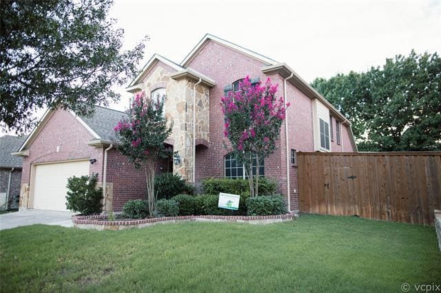 Building Photo - 907 Appalachian Dr