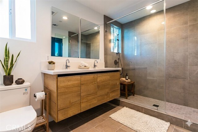 Foto del edificio - 5018 Pickford St