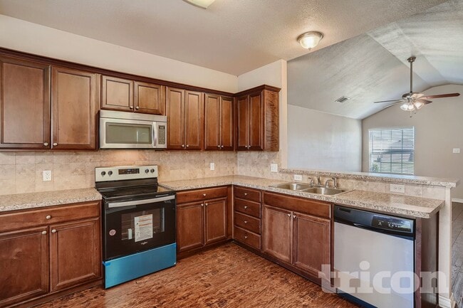 Building Photo - 3105 Cardinal Dr