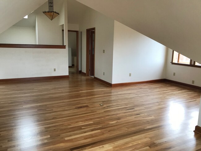 Foto del edificio - 3053 37th Ave SW