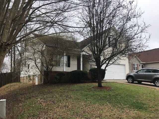 Building Photo - 748 Thornbird Cir