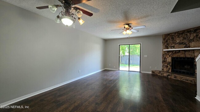 Foto del edificio - 2104 Dunes Way Dr W