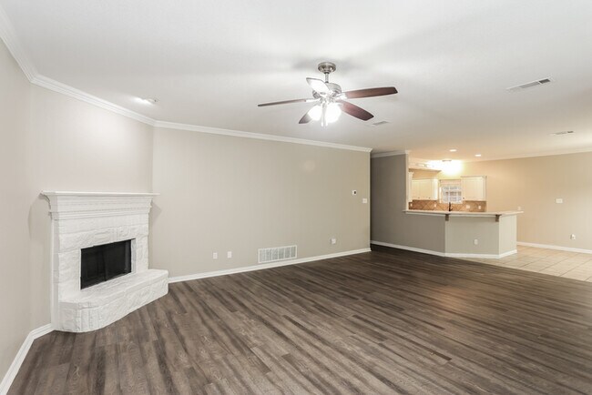 Foto del edificio - 1813 Manor Ridge Way