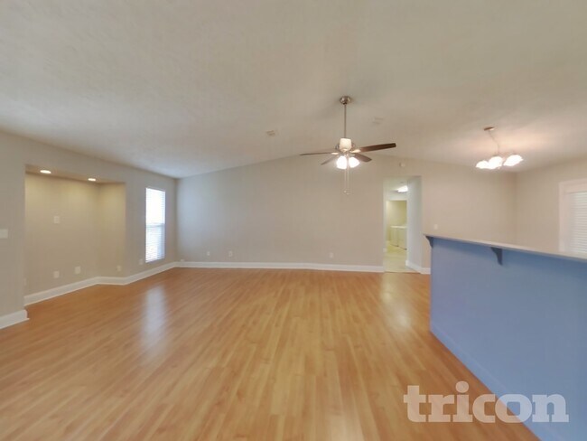 Foto del edificio - 554 Peregrine Ct