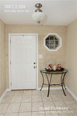 Foto del edificio - 3816 Pine Ridge Way