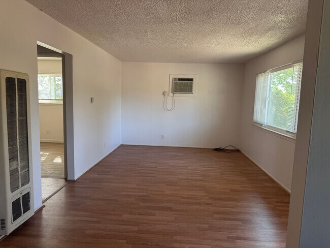 Foto del edificio - 1331 Pomona Ave