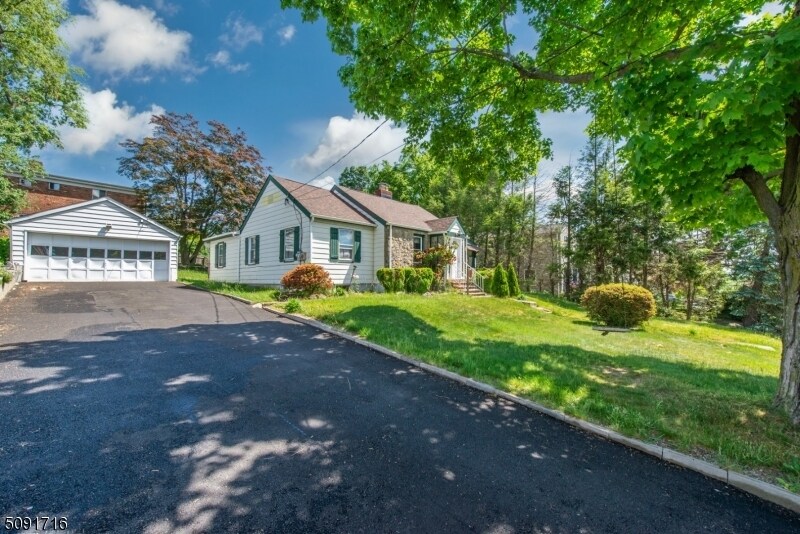 84 Chesapeake Ave, Lake Hiawatha, NJ 07034 House Rental in Lake