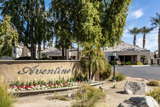 Monumento - Aventine Apartment Homes