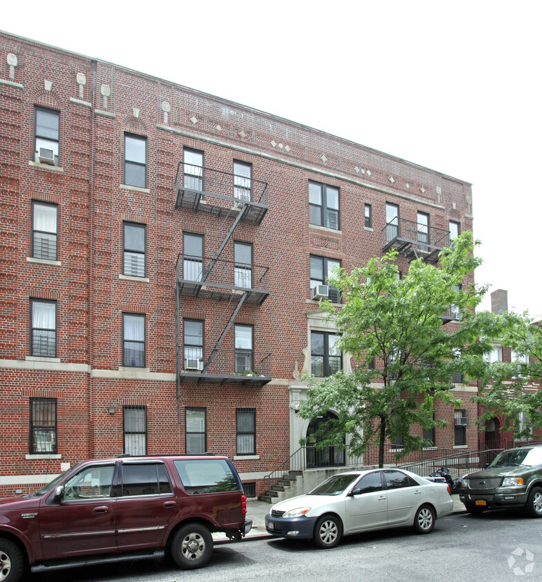 Primary Photo - 348 Sumpter St