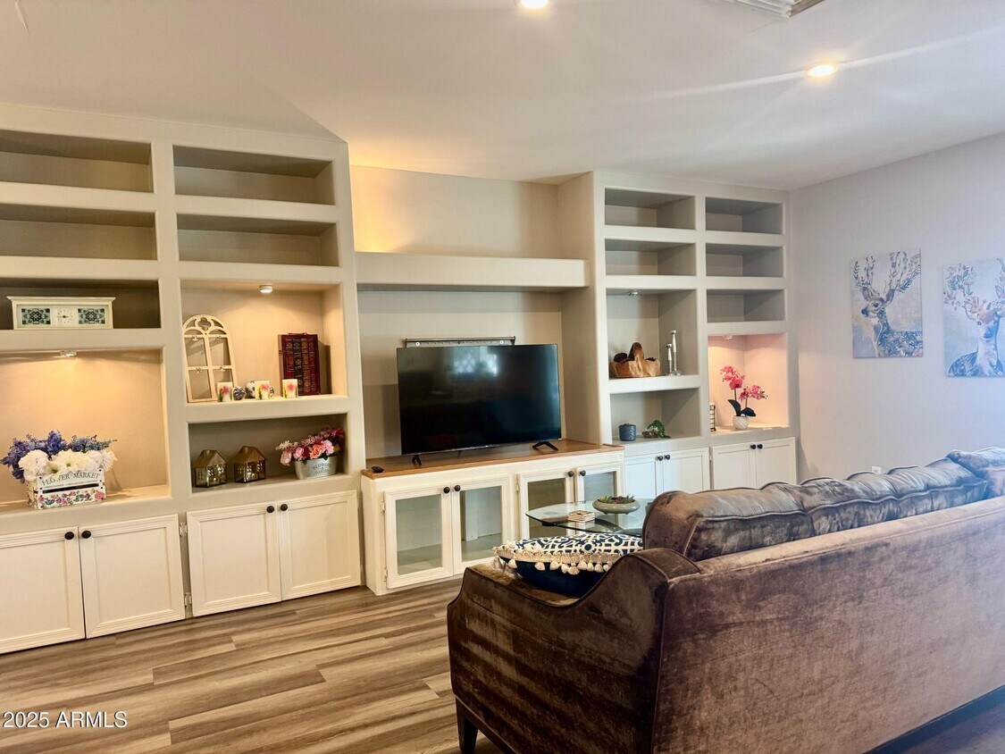 Foto principal - 10699 E Mescal St