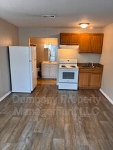 Building Photo - 139 39th St E