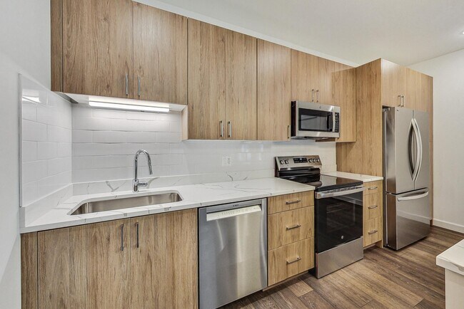 Building Photo - 6122 S University Ave