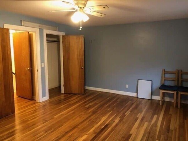 Foto del edificio - 49 Hackensack Rd