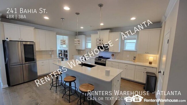 Building Photo - Experience luxury living in the heart of L...