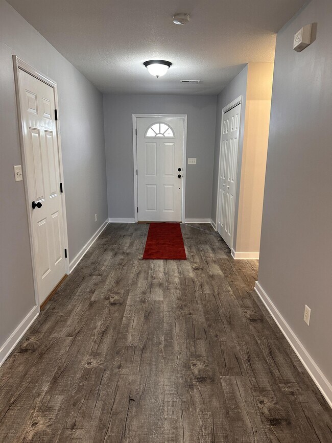 Building Photo - 5264 Blue Star Dr