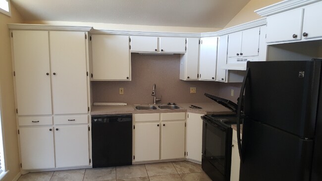 Building Photo - 306 Ridgecrest Dr