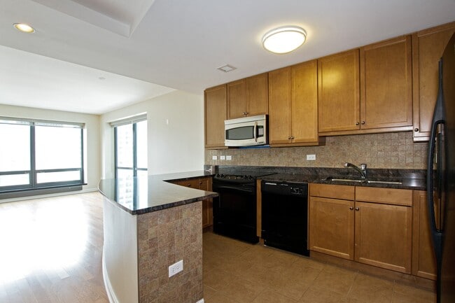 Building Photo - 130 N Garland Ct