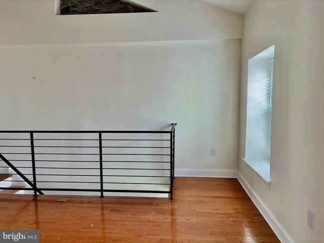 Foto del edificio - 6607 Ridge Ave