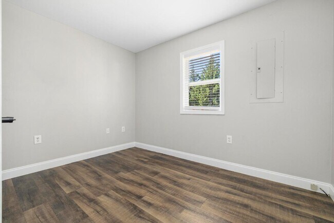 Building Photo - 124 Zeb Grindstaff Rd