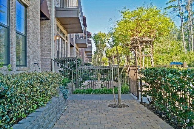 Building Photo - 32 Riva Row
