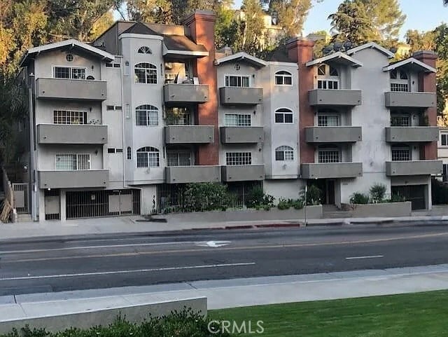 Foto del edificio - 3284 Barham Blvd
