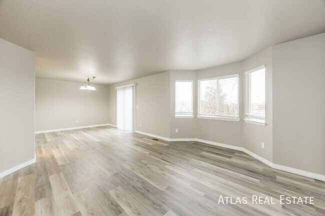 Foto del edificio - 5566 Vermillion Bluffs Dr