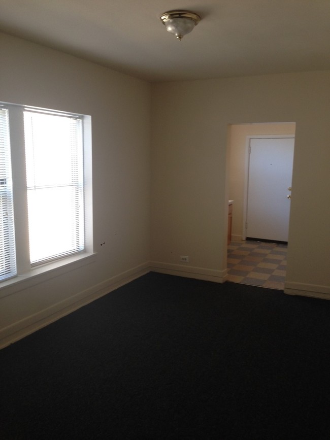 Sala de estar - 7001 S Merrill Ave