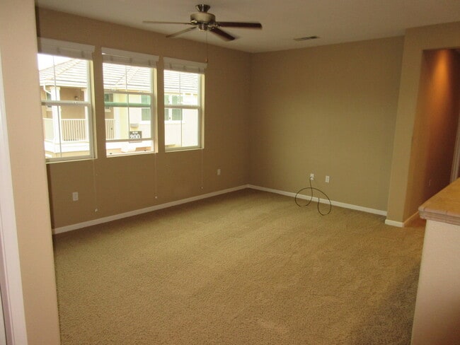 Building Photo - Updated Condo with Balcony in the Rivage at The Parkway