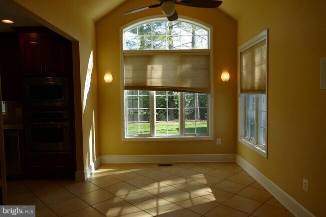 Foto del edificio - 3409 Fallstaff Rd